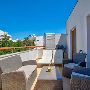 Rooftop Pool Two Bedroom In Apartment